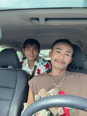 A post by @chanaye3889 on TikTok caption: ကိုယ် လုပ်ပေးနိုင်သလောက်လေးပေါ့ ✌️🤎အနာမှာ ရှိပေးနေလိုလဲ ကျေးဇူးအထူတင်ပါတယ်။ ခလေးတို🙏