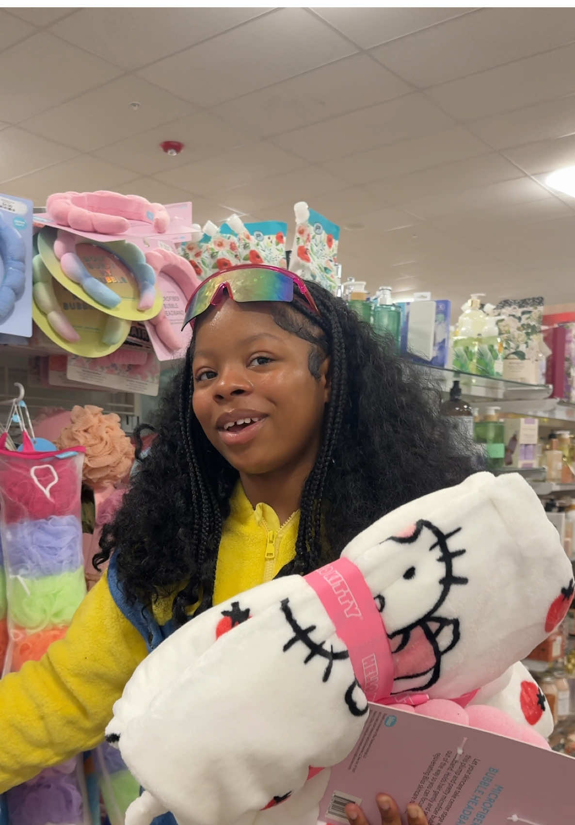 A post by @isistkeyah on TikTok caption: Went to HomeGoods and found some stuff for Demi’s room and baskets for my bathroom closet I only found two so I think I’m gonna hit up TJ Maxx tomorrow #fyp #isistkeyah #vlog #demi #shopping #homegoods #hellokitty #pink #throwblanket #pinkchair #acryliccart #starbuckss #mcdonalds #mangodragonfruitlemonade #headband #pinkpens #cat #pitbull #pluto 