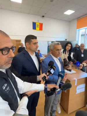 A post by @georgesimionoficial on TikTok caption: Votez cu Călin Georgescu, pentru locul 1 pentru România: cu poporul și pentru popor!🇷🇴#speranta #credinta #SperanțăpentruRomânia #familie #românia🇷🇴 #haicasepoate #suveranisti #impreuna #georgesimion #România #fyp 