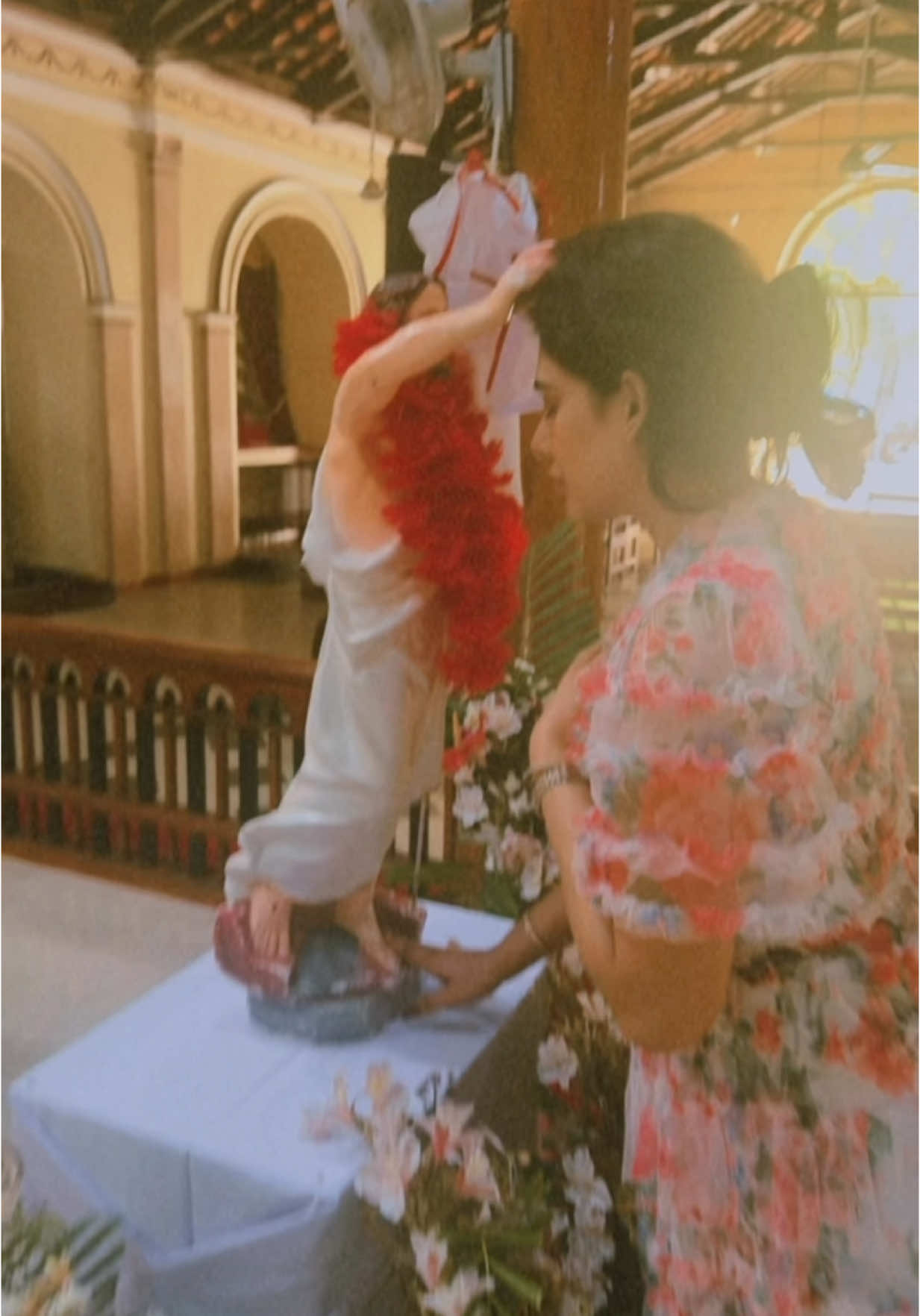 A post by @piumihansamali on TikTok caption: #thalawila_church මිට අව්රැදු 10 කට කලින් නම් අපි නිතරම යනවා තලවිල පල්ලි මම මාර ආසායි එහෙ යන්න අව්රැදු හයකට පස්සේ  ගියා ආයි මාත්❤️
