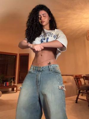 A post by @barbaramirezzz on TikTok caption: si 🚶🏾‍♀️‍➡️