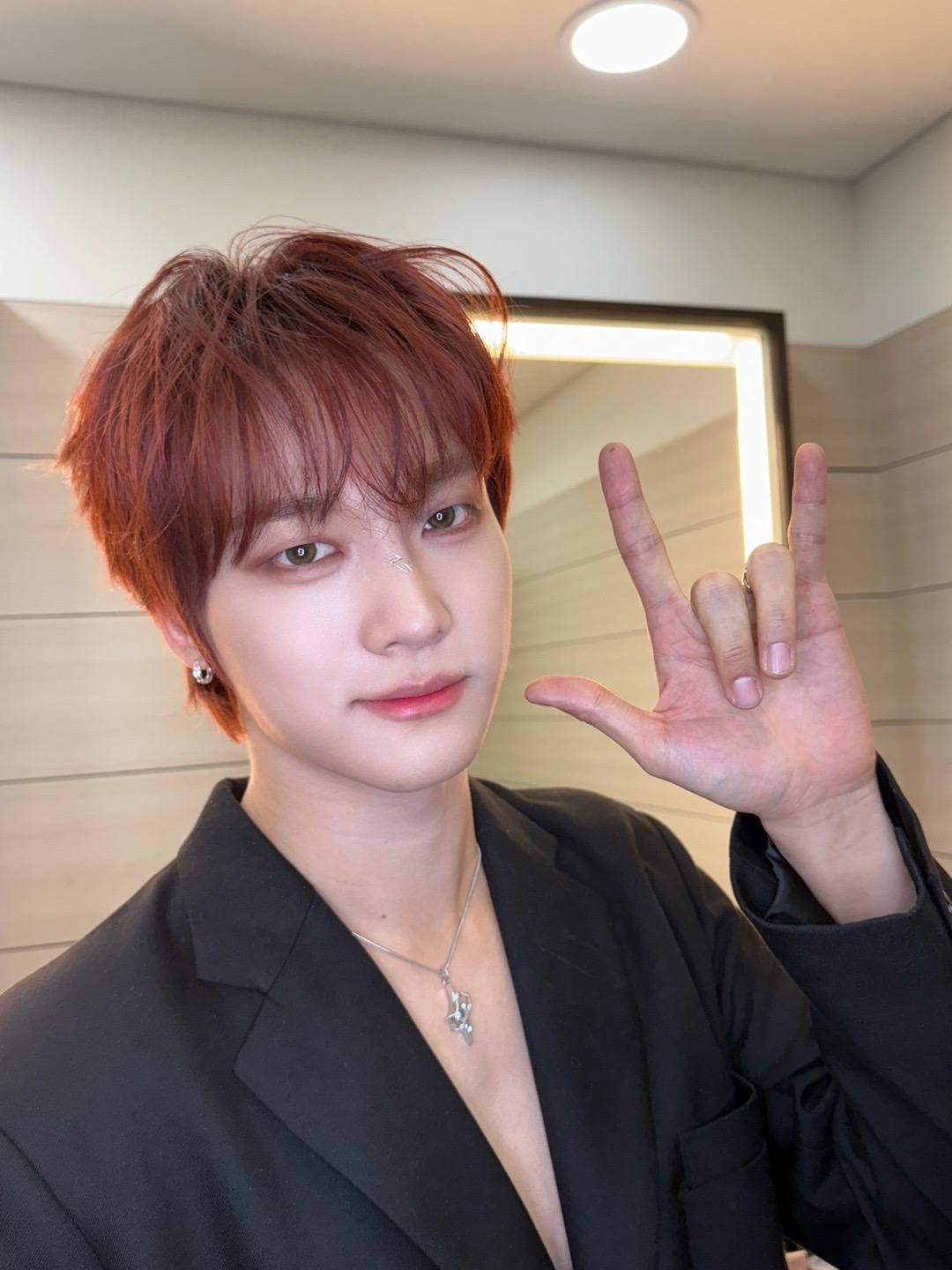 A post by @big_ocean.official on TikTok caption: I know you’ll love me too, PADO 💕 #BigOcean #빅오션 #ATTENTION #Underwater #MusicBank #뮤직뱅크