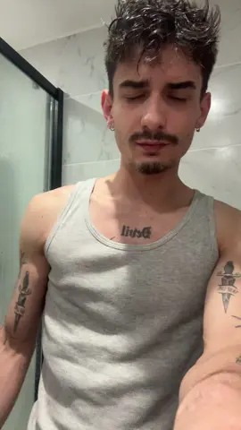 A post by @goncalveslaw12 on TikTok caption: 😗#foryou 