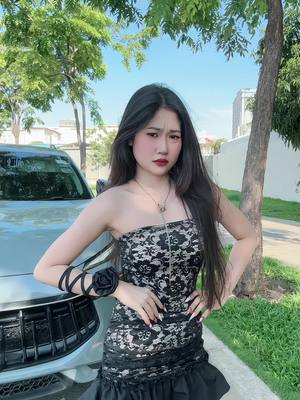 A post by @rothrothh25 on TikTok caption: សាកក្រៅបន្ទប់ម្តង🥹🙏🏻