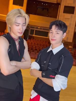 A post by @big_ocean.official on TikTok caption: I just wanna get your attention😎 with #하루 님 @nexz_official #NEXZ #넥스지 #HARU #BigOcean #빅오션 #JISEOK #지석 #ATTENTION #Underwater #ATTENTION_Challenge