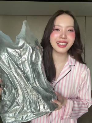 A post by @cardncyn on TikTok caption: เสื้อพลาสติก ที่ซุงทำให้