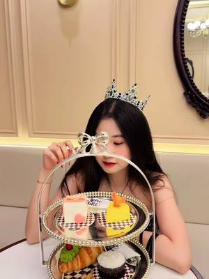 A post by @rothrothh25 on TikTok caption: ចែកគ្នាឃ្លាន🤣❤️@Pov 