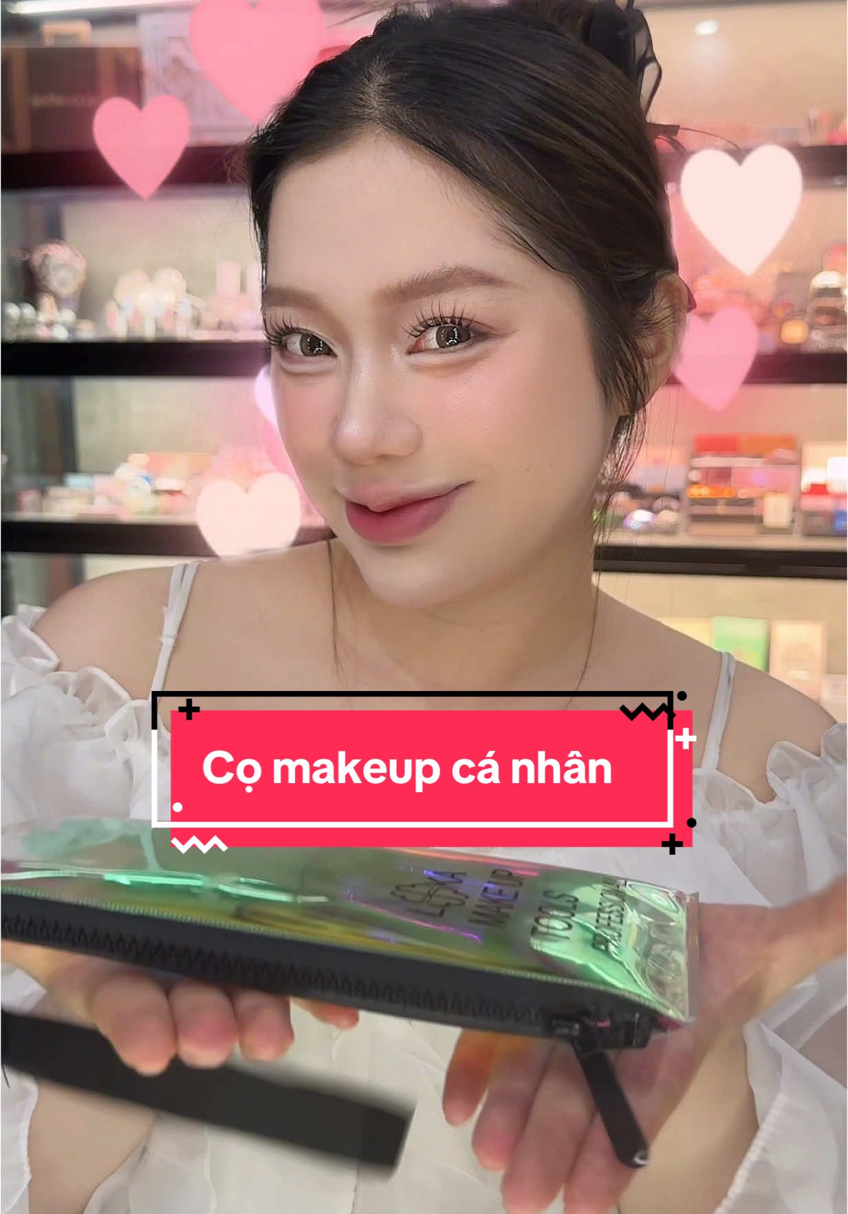 A post by @_inlil on TikTok caption: Mấy bà cần mấy cây cọ để make 🫰🏻 tui thì có nhiu đây hoi hihi #inlil #fyp #makeup #review #laka 