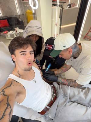 A post by @sieteex on TikTok caption: que opináis del resultado final 😯  4 tatuadores, 4 estilos con @Tattoox ❤️
