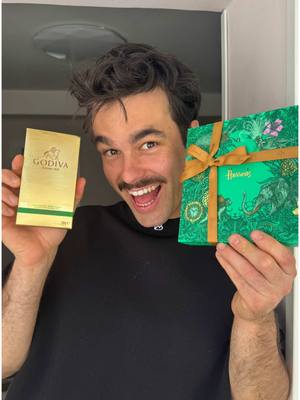 A post by @peldanyos on TikTok caption: Los Bombones de Harrods 🍬 y la Tableta Dubái 🍫 de GODIVA 🛒 