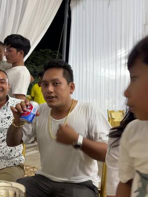 A post by @yousing086519191 on TikTok caption: អាញអ្នកមានចង់យាយចឹង😂@Pha 44 
