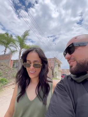 A post by @el.hombrecito.family on TikTok caption: Gracias a dios que les encantó sus regalos a mis primos 😂😂😂 El Mazacote El Chairaz #Familia #HumorLatino #Regalos