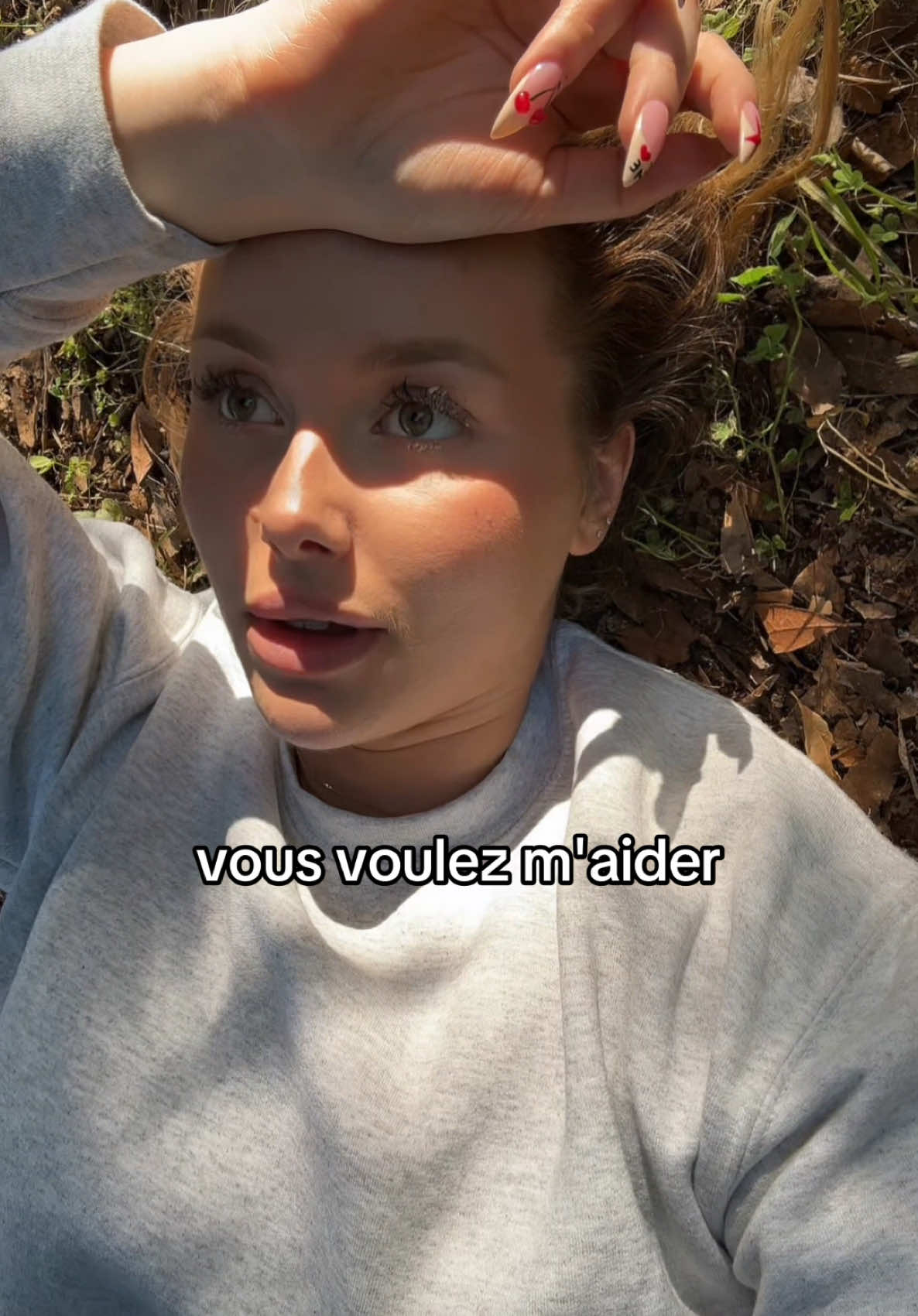 A post by @lindadrte on TikTok caption: Bon beh je retourne chez le médecin du coup #aie #aidezmoi #àlaide #ayezpitié #cestlaseulesolution 