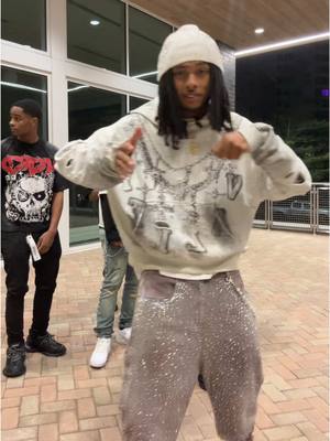 A post by @akeesavv on TikTok caption: Some headddd some dome 😭🔥🔥🔥#fyp #akeesavv #vello #612boys #viral #trending #blowthisup 