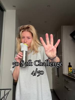 A post by @carolinenicoullaud on TikTok caption: Hop hop hop je suis toujours en challenge moi @Nōka Matcha je vous aime ok 