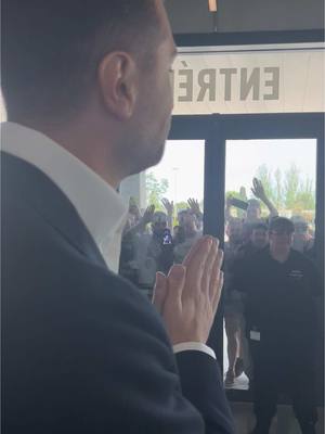 A post by @jordanbardella on TikTok caption: Vous êtes de plus en plus nombreux à venir à nos meetings ! Merci à tous pour votre soutien 🙏🏻