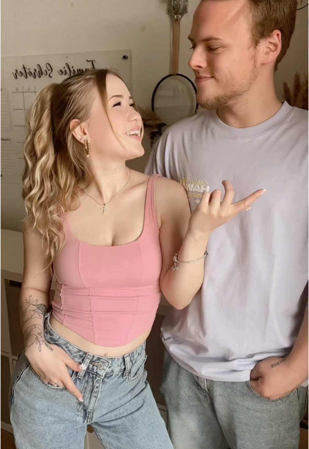 A post by @mom.of.mina.and.oskar on TikTok caption: Teenie-Eltern, 2fach Eltern, 9Jahre zusammen und verheiratet, Liebs🫶🏻