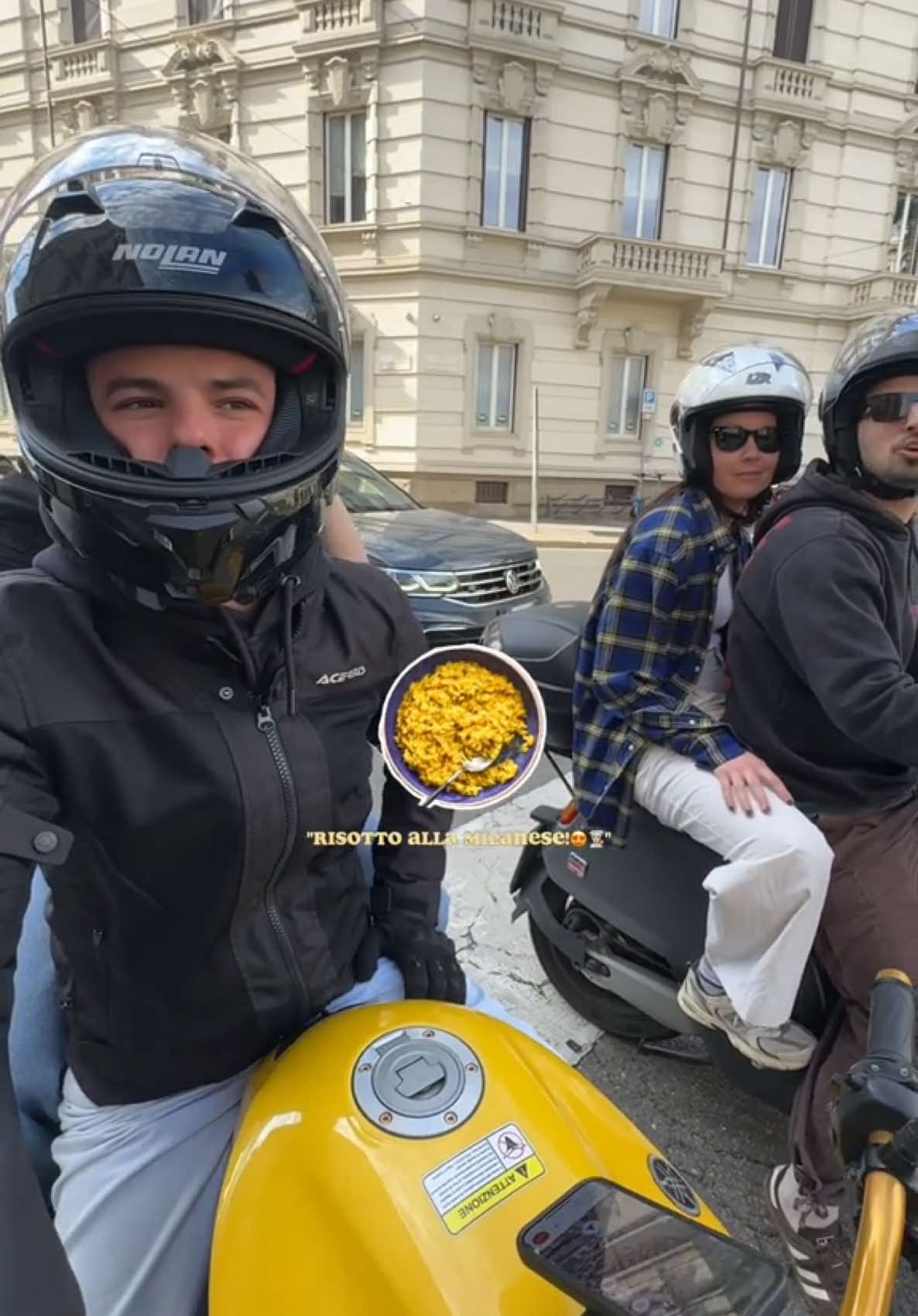 A post by @itsjabulani on TikTok caption: toi partsi on kreiiisi!!! Mä haluun tehä video sarjan mis kierrän maailmaa ja teen ruokii. Joku vois sponssaa vähä hehe.
