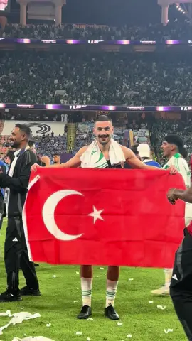 A post by @merihdemiral on TikTok caption: 🇹🇷❤️