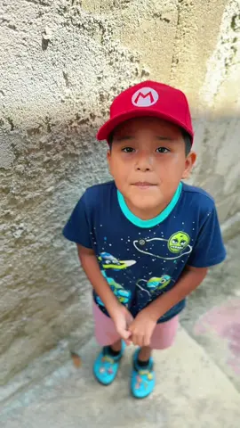 A post by @wilukaa on TikTok caption: Si es un angelito 👼 🥹 @OliverMatiu 