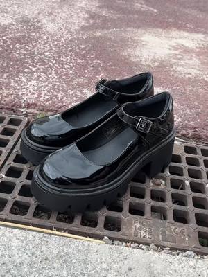 A post by @berdievgabinii on TikTok caption: #tiktokshop #springtok #shoes #womenshoes #sandals #maryjaneshoes 