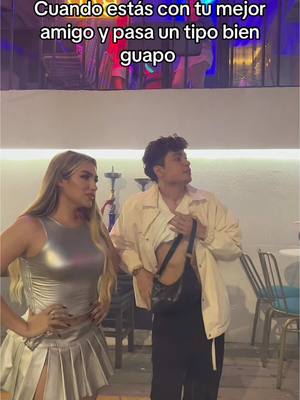 A post by @.mirandah on TikTok caption: Desventajas de tener mejor amigo: #foryou #destacame #parati 