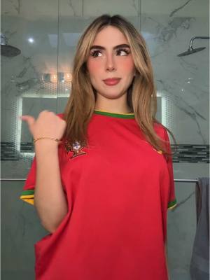 A post by @xkarentorresx on TikTok caption: muak💋 #karentorres #mexico #parati 