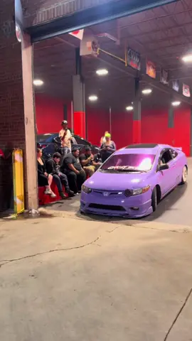 A post by @joss_rivas1 on TikTok caption: 😮‍💨😮‍💨😮‍💨💜 #fypシ #honda #purple #si ##jdm #jdmlife #fypシ゚viral #carguys #8th #passionforcars 