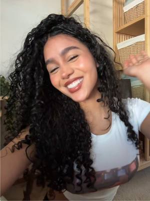 A post by @barbaramirezzz on TikTok caption: esta canción la escribí yo lo juro 🚶🏾‍♀️‍➡️