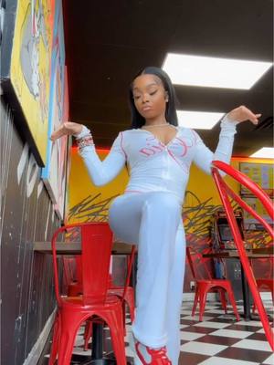 A post by @lolabrooke5 on TikTok caption: he ain’t neva seen a Brooklyn fairy🧚🏽😂  #lolabrooke #fyp #shewasafairy 