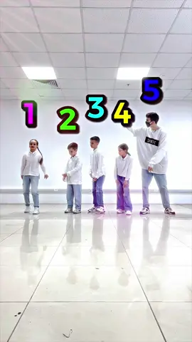 A post by @tuzelitydance on TikTok caption: Шаффл Баттл 😎🔥 WHO BEST DANCER 😨 TUZELITY 😎⭐️⭐️