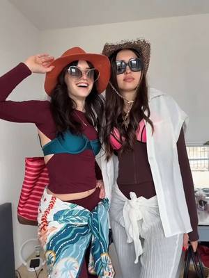 A post by @evikaxdevika on TikTok caption: YA!! и я взяла БЭСТИ!!! @Carmelia 
