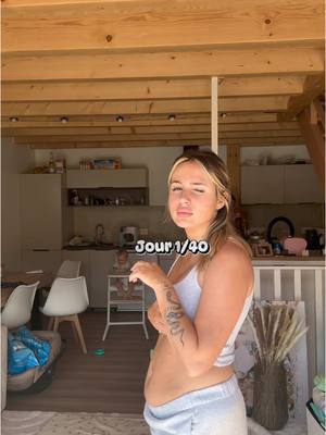 A post by @miiss_elina on TikTok caption: C’est pas facile de vous montrer ce corps que je n’aime pas forcément alors que de la bienveillance 🙂‍↕️ 1g miss.eliina_ #mom #corps #postpartum #bebe #fyp #maternite 
