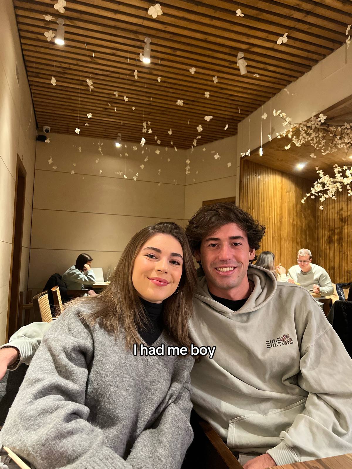 A post by @aitanaasoriano on TikTok caption: Jajajajajajaj vaya cambio de los 2 la verdad 