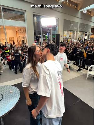 A post by @borsi___ on TikTok caption: questi giorni in villa ho capito che aver combattuto questi mesi per te è stata la scelta migliore, sei la mia metà 💕 @Viola Silvi 