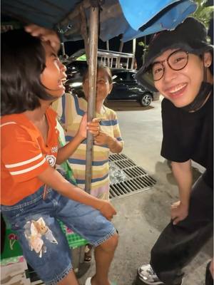 A post by @spriteder_spd on TikTok caption: ผมมีเพื่อนใหม่แล้วครับ 🥰 #น้องฟ้าใสเด็กเก็บขยะ #spd #อุงเอิง 