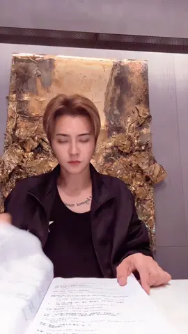 A post by @showlo on TikTok caption: 🤣🤣🤣🤣