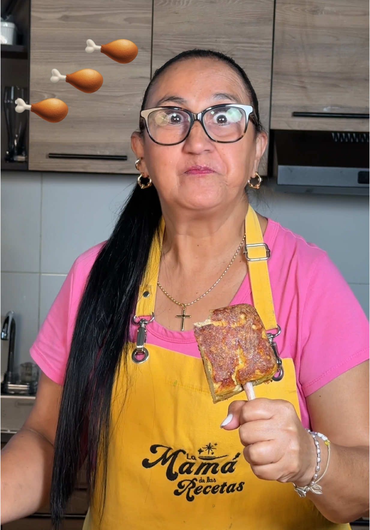 A post by @lamamadelasrecetas on TikTok caption: Minecraft lava chicken 🍗🔥