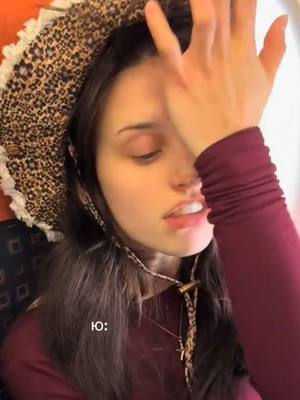 A post by @evikaxdevika on TikTok caption: тгк: евика девика 💋