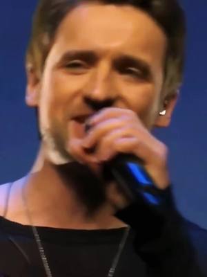 A post by @music.fantazer.official on TikTok caption: КРАСИВЕЙШАЯ ДУШЕВНАЯ ПЕСНЯ 💫 ДМИТРИЙ КОЛДУН☑️ РОЗЫ 🔥💥😍❤️‍🔥🌹🎵🎵🎶💥🎙️