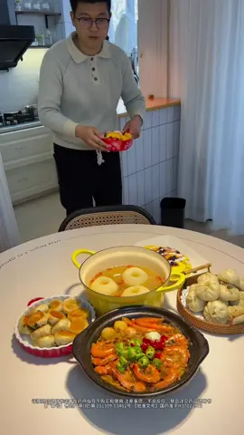 A post by @jeanicewong1 on TikTok caption: 家有两个女儿是一种什么体验？|||早起给家人做早餐，今天包了孩子们喜欢吃的包子，还有小虾粉丝煲！当然还有伊可新维生素AD也要安排上，0-18岁坚持每天一粒，守护孩子们茁壮成长！ #看一遍笑一遍#上热搜#上热门梅每見笑扔忧伤万没想到＃看一遍笑一遍 #万万没想到#逗你一笑吟巴烦恼忘掉 #每天一笑烦悩忘掉#搞笑＃笑死#万万没想到 #一定要看到最后 #专治不开心