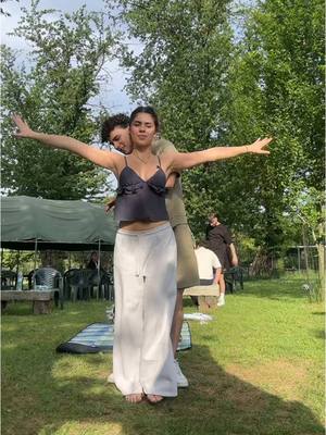 A post by @camillamasato on TikTok caption: per fare questa cosa mi si è rotto il top 