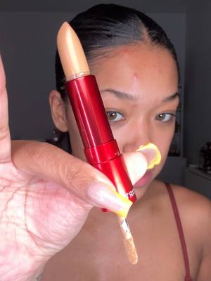 A post by @leilanigreen on TikTok caption: TIRTIR you have some explaining to do…. A DOUBLE SIDED CONCEALER? @TIRTIR Inc. #makeupreview #newmakeup