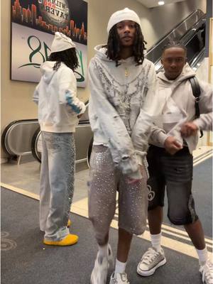 A post by @akeesavv on TikTok caption: Ya Meannn Show tha doggg😂🔥🔥#fyp #akeesavv #viral #fashion #trending #blowthisup 