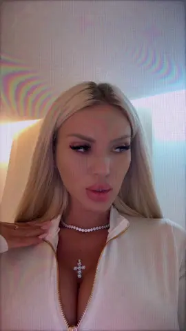 A post by @andreeadiaconud on TikTok caption: 🤍 