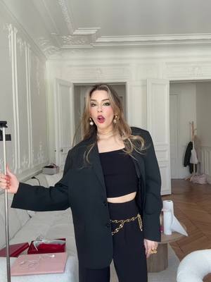 A post by @lilyslilah on TikTok caption: j’ai la musique h24 en tête 🥲 