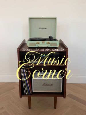 A post by @aliciarev on TikTok caption: hoy en decorando mi piso soñado… mi music corner✨ #homedecor #decoration 