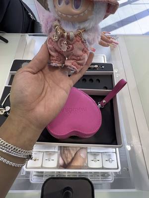 A post by @northoutletpandoralv on TikTok caption: Love this , thank you Melanie for coming to see me #pandora #pandorafreebracelet #pandorajewelry #fyp #foryoupage 