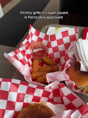 A post by @joolieannie on TikTok caption: #fyp #chicagorestaurants 