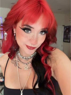 A post by @charleygrayyyy on TikTok caption: AGAIN #bi #wlw 